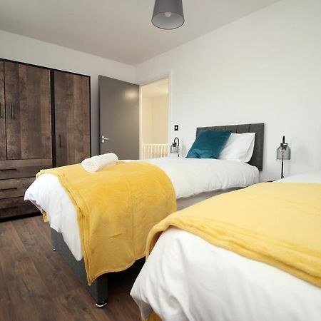 Delft - Spacious Home, High Speed Wi-Fi, Free Parking, Terrace Swindon Exteriör bild