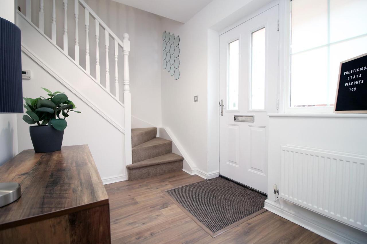 Delft - Spacious Home, High Speed Wi-Fi, Free Parking, Terrace Swindon Exteriör bild
