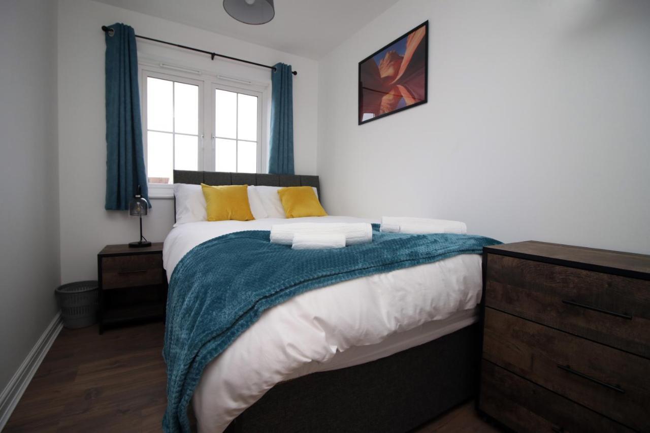 Delft - Spacious Home, High Speed Wi-Fi, Free Parking, Terrace Swindon Exteriör bild