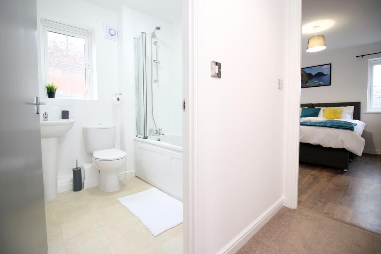 Delft - Spacious Home, High Speed Wi-Fi, Free Parking, Terrace Swindon Exteriör bild