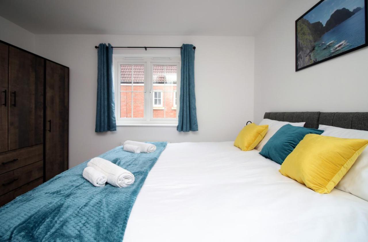 Delft - Spacious Home, High Speed Wi-Fi, Free Parking, Terrace Swindon Exteriör bild