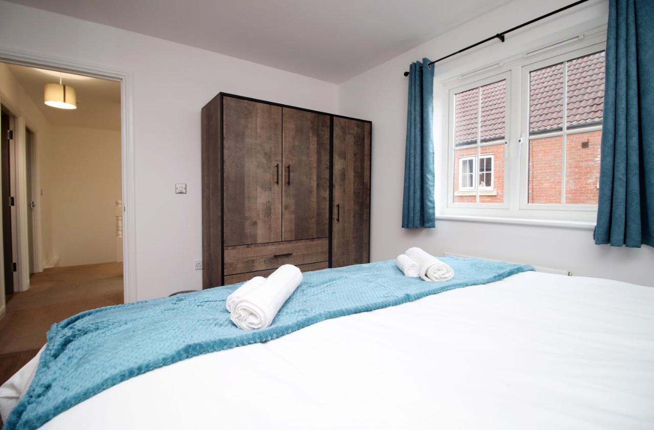Delft - Spacious Home, High Speed Wi-Fi, Free Parking, Terrace Swindon Exteriör bild