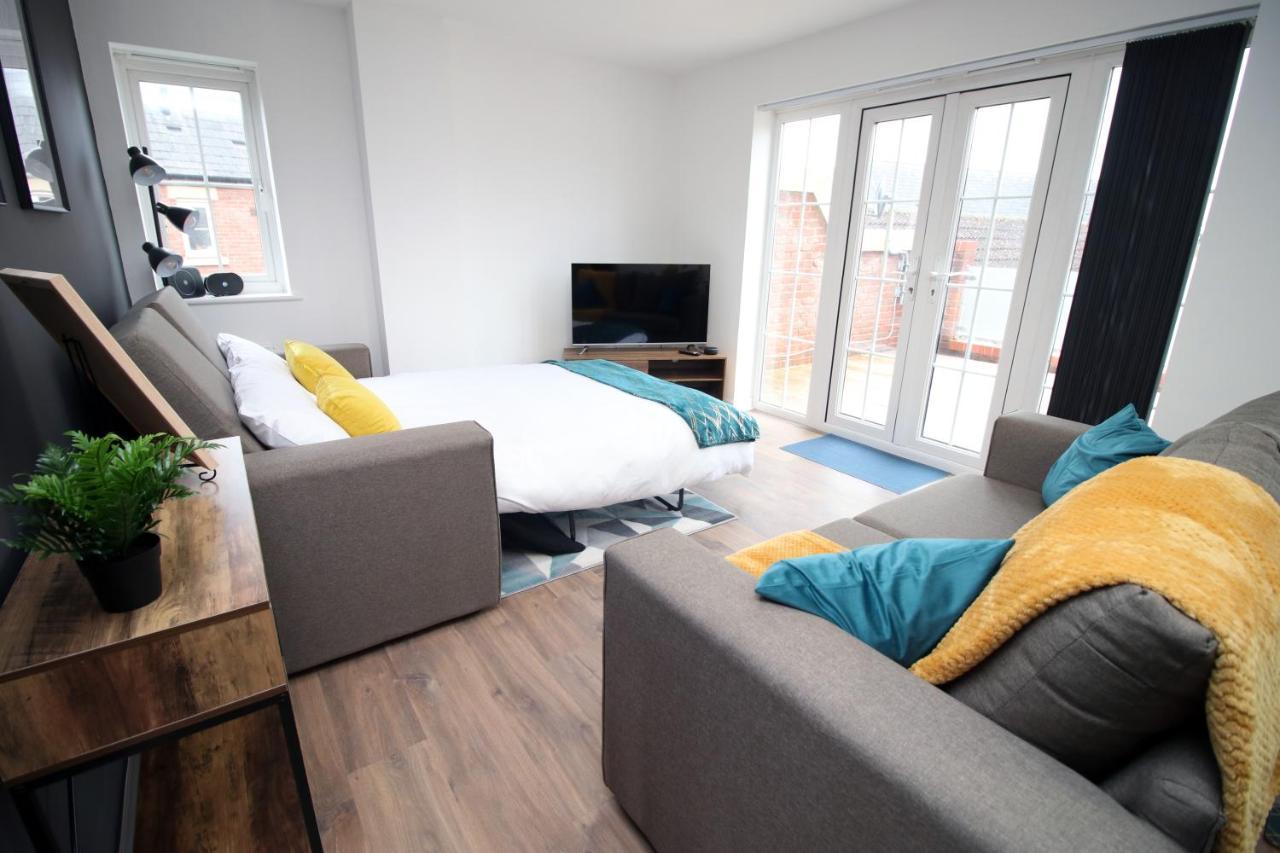 Delft - Spacious Home, High Speed Wi-Fi, Free Parking, Terrace Swindon Exteriör bild